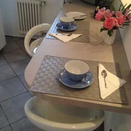 Ca' Bianca House شقة سالا كوماسينا